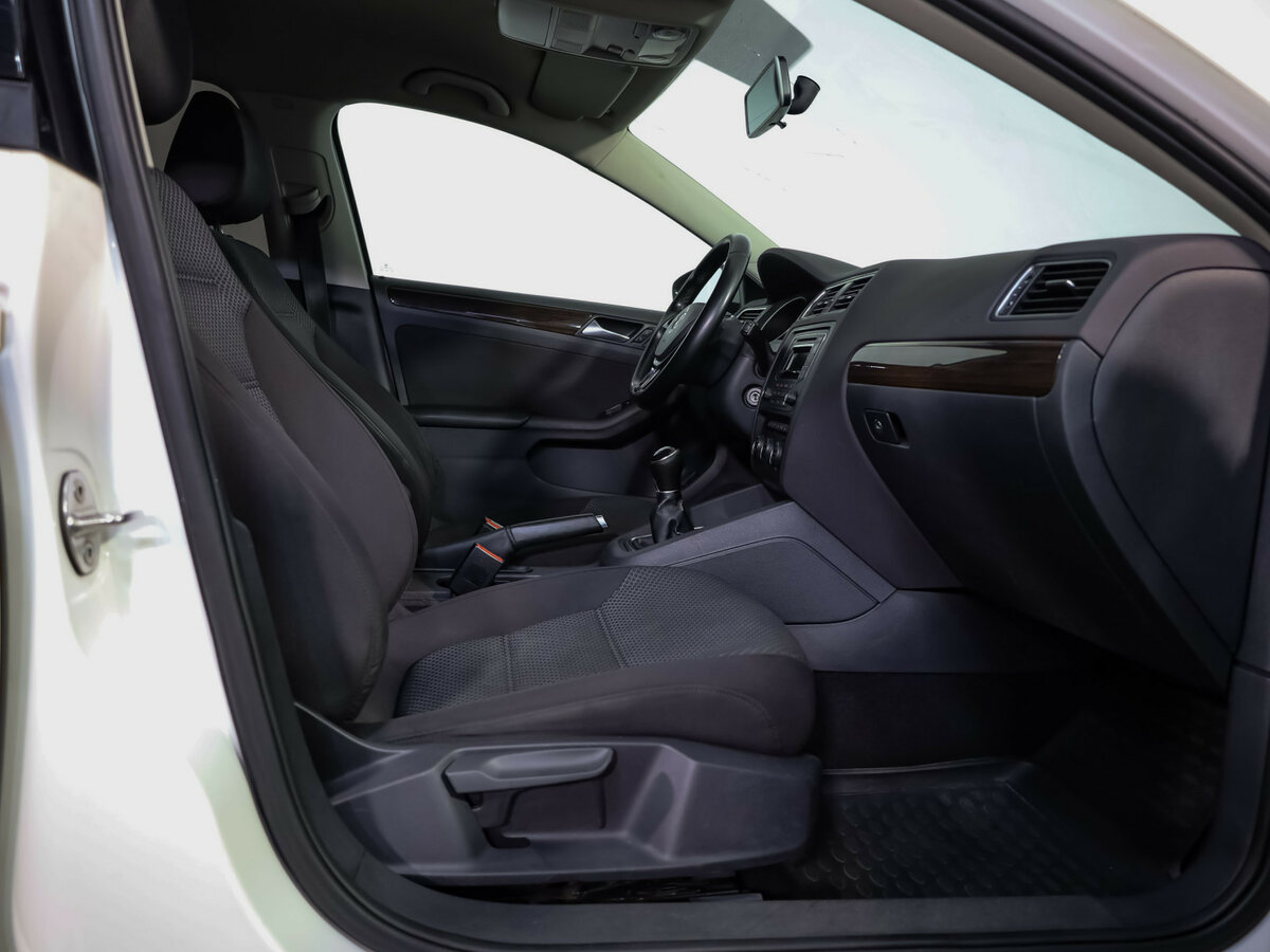 Купить Volkswagen Jetta VI Рестайлинг, 2015, 240 831 км, фото №15